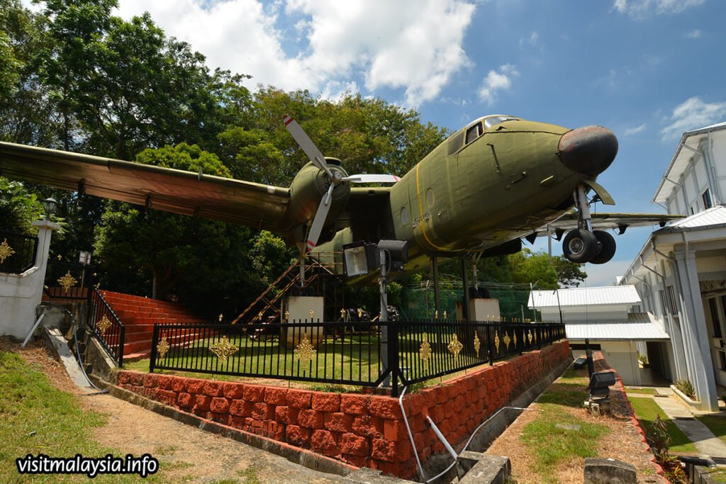 army-museum-plane